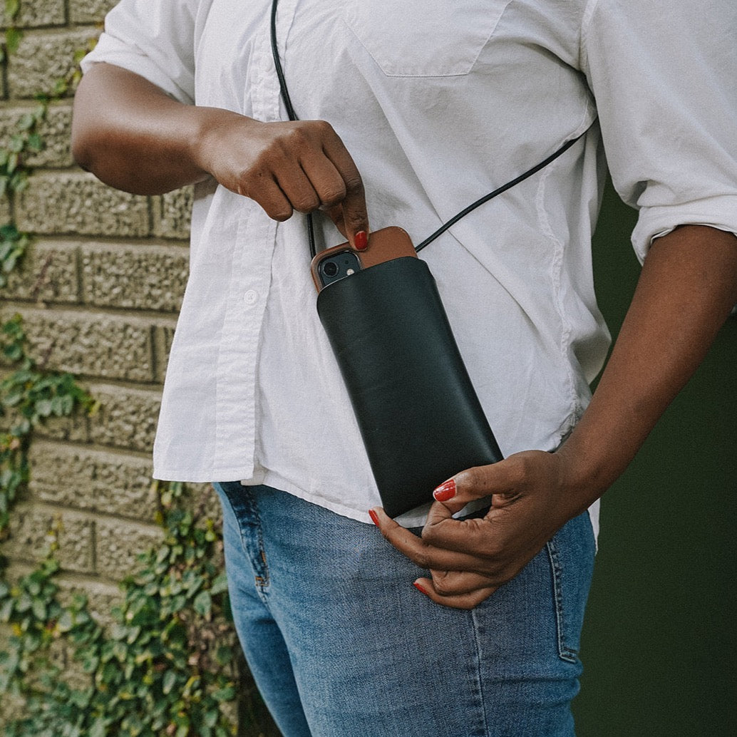 Woven iPhone Pouch x Kamaro'an